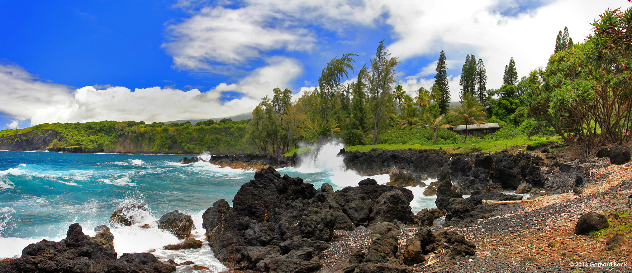 Hāna 130712_Hana_Highway_Ke'anae_pano